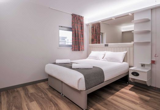 호텔 카페 및 편의 시설