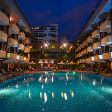 Baron Beach Hotel Отели рядом с достопримечательностью «Бич-роуд»