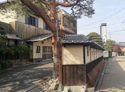 割烹旅館八千代