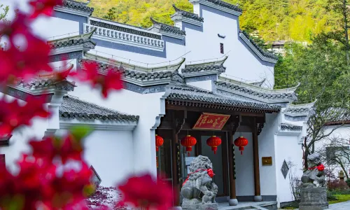 Xiangyuan Yungu Holiday Hotel