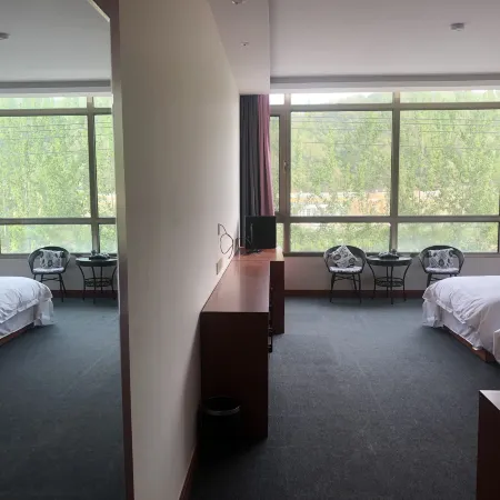 Yan'an Dawu Xiaozhan Deshenglou Cave Hotel