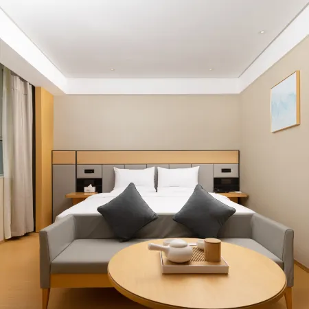 Jifeng Hotel (Korla People's Square)