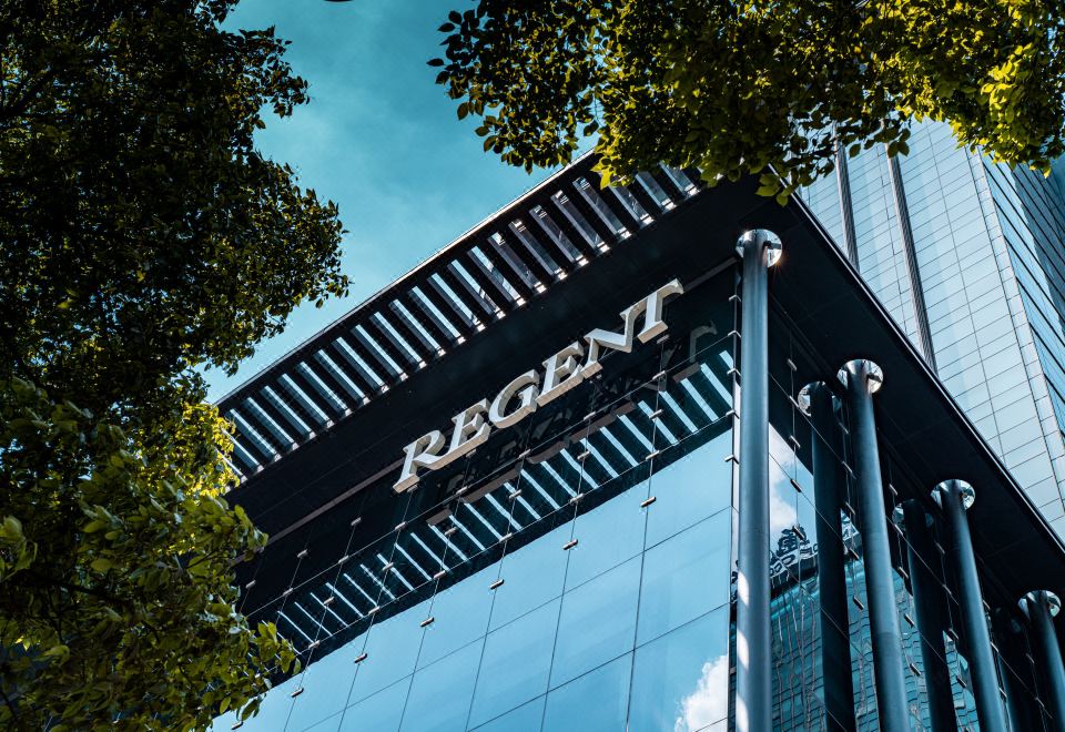 리젠트 충칭 호텔의 럭셔리한 로비 모습