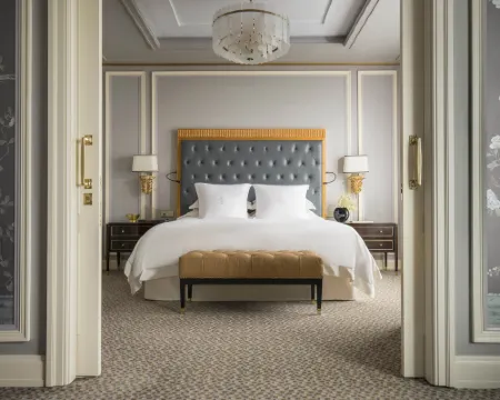 フォーシーズンズ ホテル ジャカルタ ジャカルタのホテル