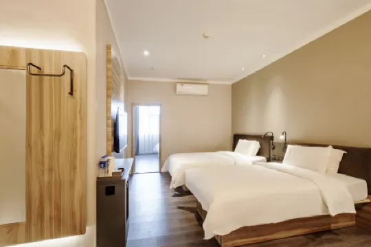 HanTing Hotel (Guiyang Railway Station, The MixC)