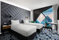 West Hotel Sydney - Curio Collection by Hilton - Airport Shuttle