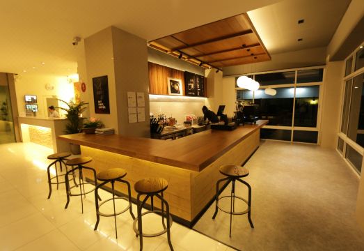 2. 더 로얄 비 아..