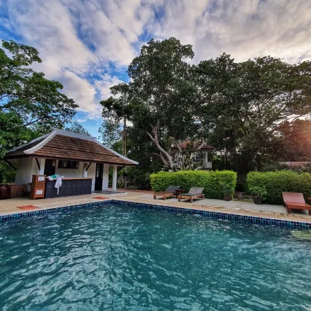 Tharaburi Resort