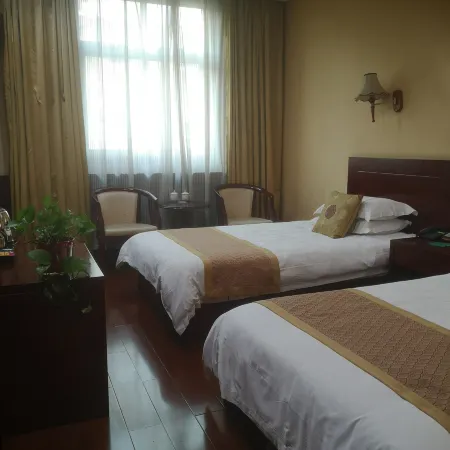 Luoyang Loche Hotel