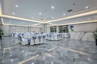 Buerjin Xiangjiang Hotel