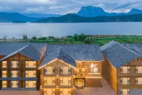 Lugu Lake HeSu Lake View Hotel Hotels in Нінлан