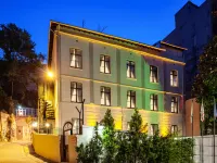 ELEMENT GARDEN Hotels near Cihangir Square