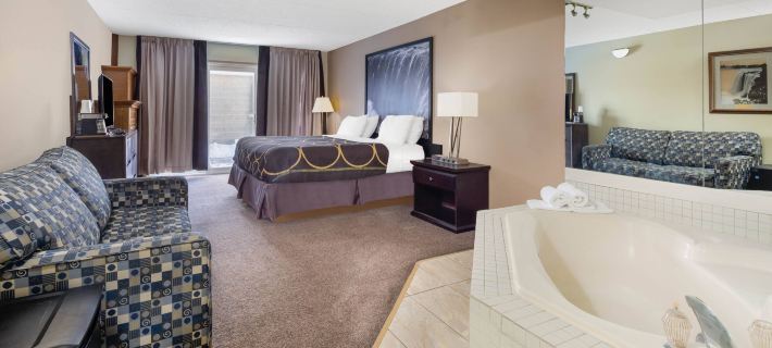 Super 8 by Wyndham Niagara Falls by the Falls Hotels in Niagara Falls
