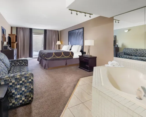 Super 8 by Wyndham Niagara Falls by the Falls Hotels near Bird Kingdom