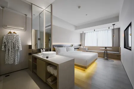 Hongye Taotao Hotel (Headquarters Center Wanda Branch) Отели рядом с достопримечательностью «Zhejiang Sci-Tech University Yongkang Teaching Station»