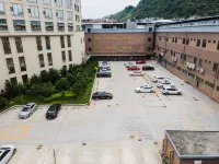 Vienna International Hotel - parking