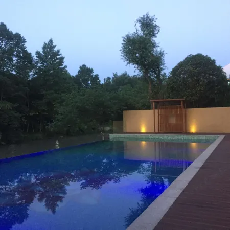 Chengdu Miaoxi Wild Luxury Resort Hotel