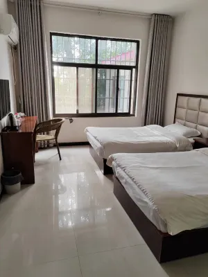 Yuanyang Rongxin Hotel Hotels near Linglong Pagoda