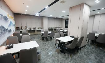 Qingjian Spring Summer Autumn Winter Grand Hotel