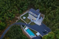 Sunrise Walnut Valley · Starry Sky Swimming Pool Family Wild Resort Villa Mansion (Shenxi Rafting) Hotel in zona Longwang Mountain Top