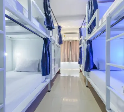 เตียงในหอพักผสม (6 ท่าน) มีห้องน้ำส่วนตัว