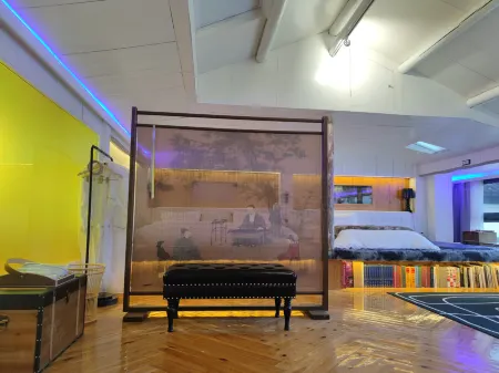 Y Art bnb Отели рядом с достопримечательностью «Guzhang Folklore Garden»