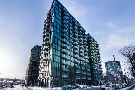 WERFY Luxury Apart-Hotel Отели рядом с достопримечательностью «Университет Конкордьа»