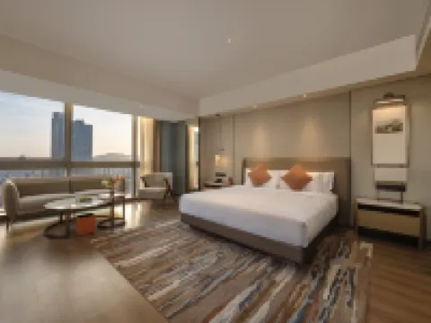 Qingdao Yihai Garden Hotel (May Fourth Square) โรงแรมในชิงเต่า