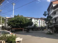 Lexing Homestay - parking