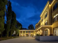 Ili Nilek Small Full Guest House Hoteles en Xinyuan