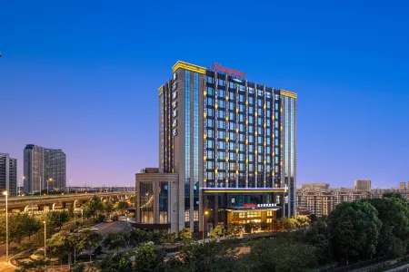 Hampton by Hilton Nantong Jianghai Avenue Отели рядом с достопримечательностью «Zhang Jian Memorial Hall (Nantong)»