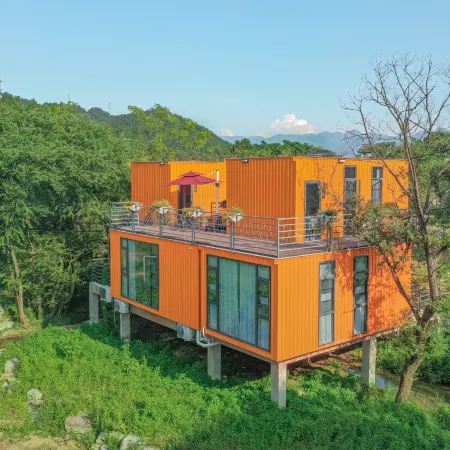 Tengyun Xiandailüyougenjudi Homestay (Zhalaiwanzhan Station)