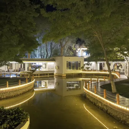 Urumqi Yizhongyuan Hotel (Hongshan People's Park Branch)