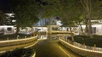 Urumqi Yizhongyuan Hotel (Hongshan People's Park Branch) Hotels near People's Park of Urumqi
