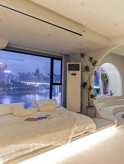 Chongqing Yishi High-altitude River View Apartment (Jiefangbei Hongyadong Branch)