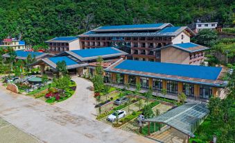 Xichou Longxing Mountain Residence Hotel