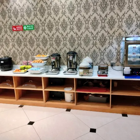 Home Inn Baiyun Hotel (Jinhu Suning Yigou Plaza Branch)