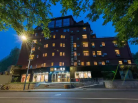 James Joyce Coffetel (Beijing Railway Station Temple of Heaven Park)