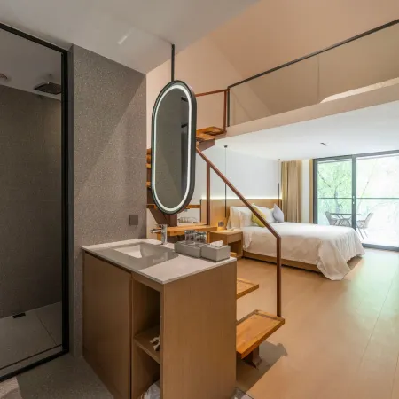 Zhashui Lan · Mountain View Collection Homestay
