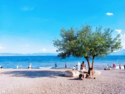 Fuxian Lake Yufan Boutique Homestay (Starry Sky Town)