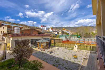 Youyou Art Hotel Hotels in Songzanlin Temple Scenic Area