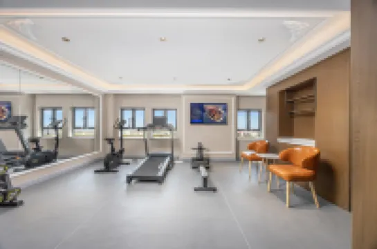 Vienna International Hotel（Dushanzi，at the Starting Point of Duku Highway，in the Gourmet Street））