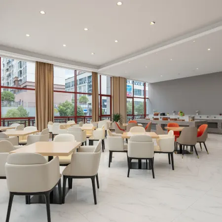 Vienna International Hotel (Chongyi, Ganzhou)