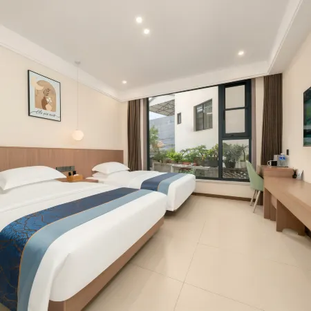 Laojun Mountain Linglan Xingyu Homestay (Scenic Ticketing Center Branch)