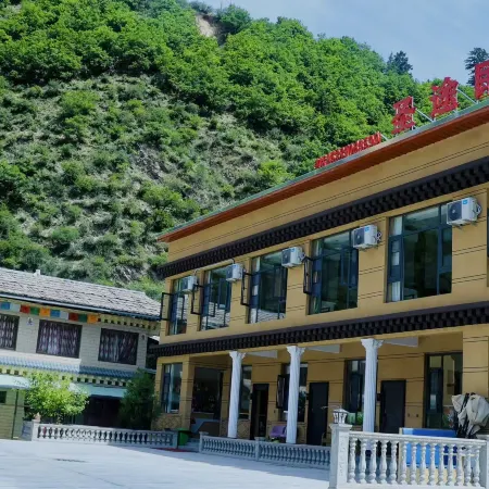 Shengtu Homestay (Zhagana Grand Scenic Area Ticket Office)