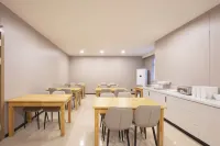 Yunqi Hotel (Changshu High-Speed Railway Station Xinyi Plaza) - parking