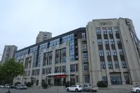 Durian Candy Hotel (Xuzhou High-speed Railway East Station Donghu Branch) Hotels in der Nähe von Jianping Middle School Athletic Field (North Gate)