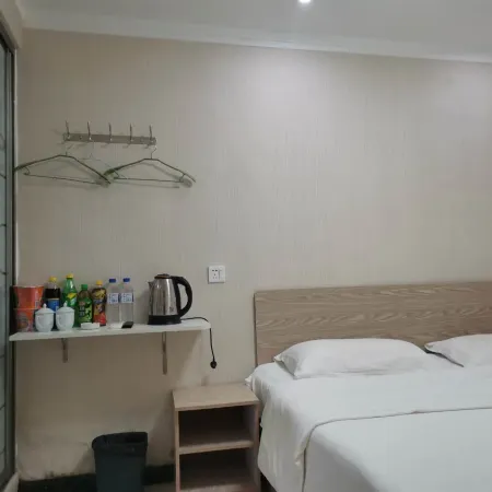Ruihong Fashion Room