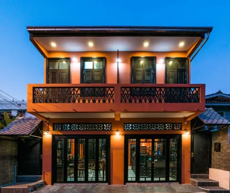 De Phanakron Boutique Hotel