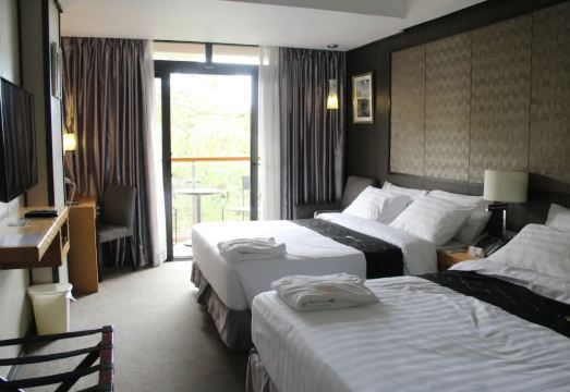 친절한 서비스와 로비 전경